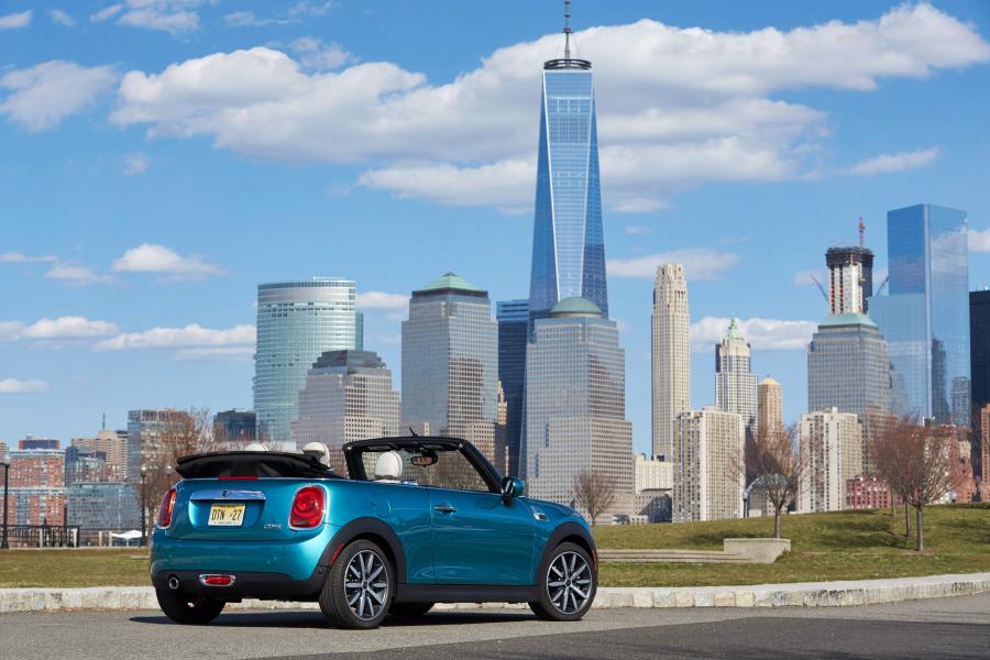  Mini Cooper Cabrio 2016 года  (US) (фото 24 из 26)